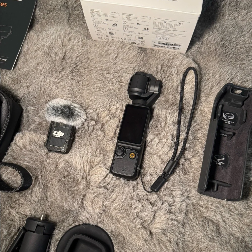 DJI Osmo Pocket 3 Creator Set with Black Accessories